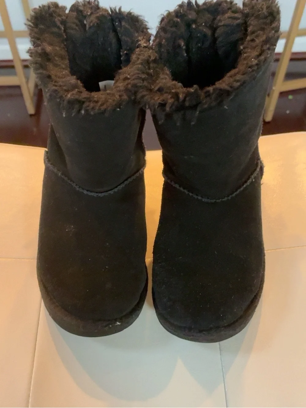 UGG Kids Black Suede Bow-Back Boots with Star-Print Ribbons